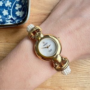 Geneve ladies Diamond gold tone pearls and hearts bracelet watch NEW BATTERY